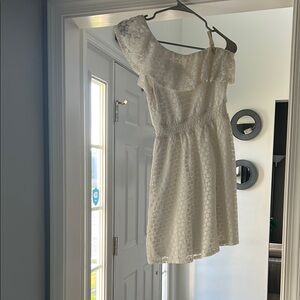 White One-Shoulder Dress